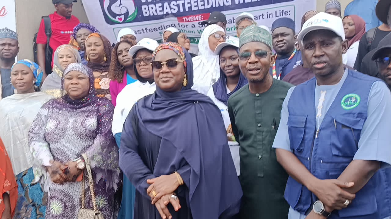 World Breastfeeding Week: Niger Gov’s Wife reward 5 mothers, new-born babies with cash gifts