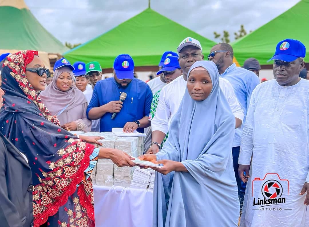 Nasarawa APC Guber Candidate Wife”Maryam” Begin #325 Million Empowerment 